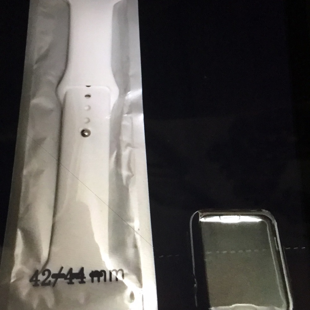 🆕 WATCH BAND AND SCREEN PROTECTOR FOR APPLE WATCHES NWT